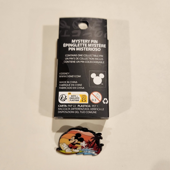Loungefly Disney Mickey Mouse & Friends Mickey Sunset Beach Blind Box Pin Opened - Picture 8 of 10